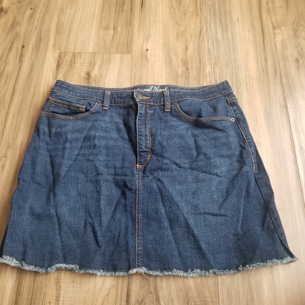 Universal thread denim skirt size 14/32